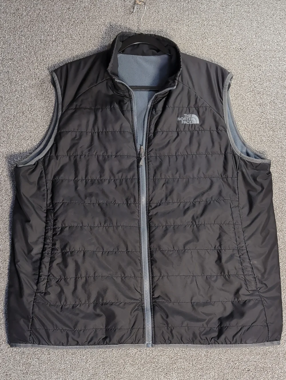 The North Face Trinity Reversible Puffer Fleece Vest Size XL in TNF Black/Gray